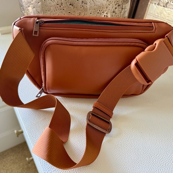 Kibou Travel Diaper Bag- Brown Fanny Pack - Picture 3 of 8